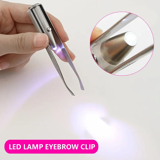 Pinça de Sobrancelha com Luz LED – Precisão Iluminada para Moldar Sobrancelhas